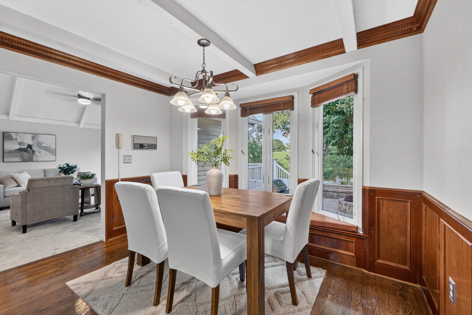 Eat-in dining area
